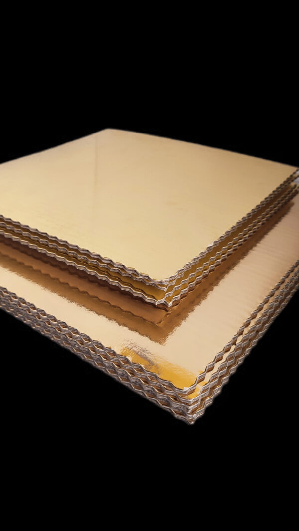 Podkład kwadratowy karbowany na tort 32x32 grubość 3mm