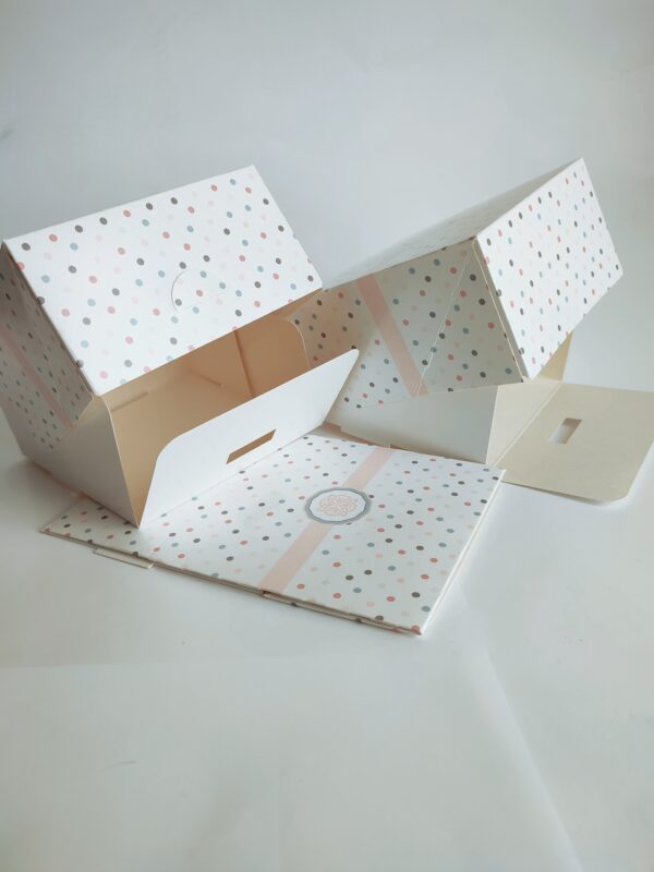 Kartonik/Pudełko cukiernicze w kropkę - Bento/ciastka 13*13 H7 - obrazek 4