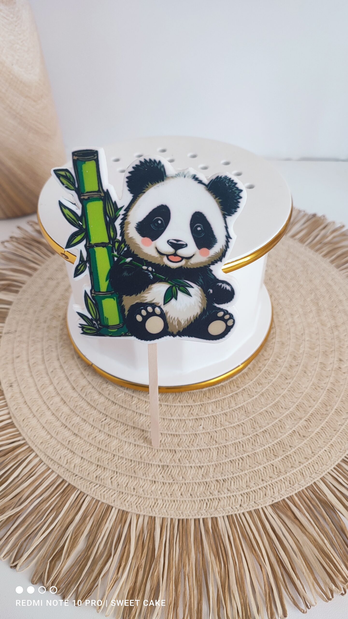 Topper/Tabliczka cukrowa 2D PANDA na patyku - obrazek 2