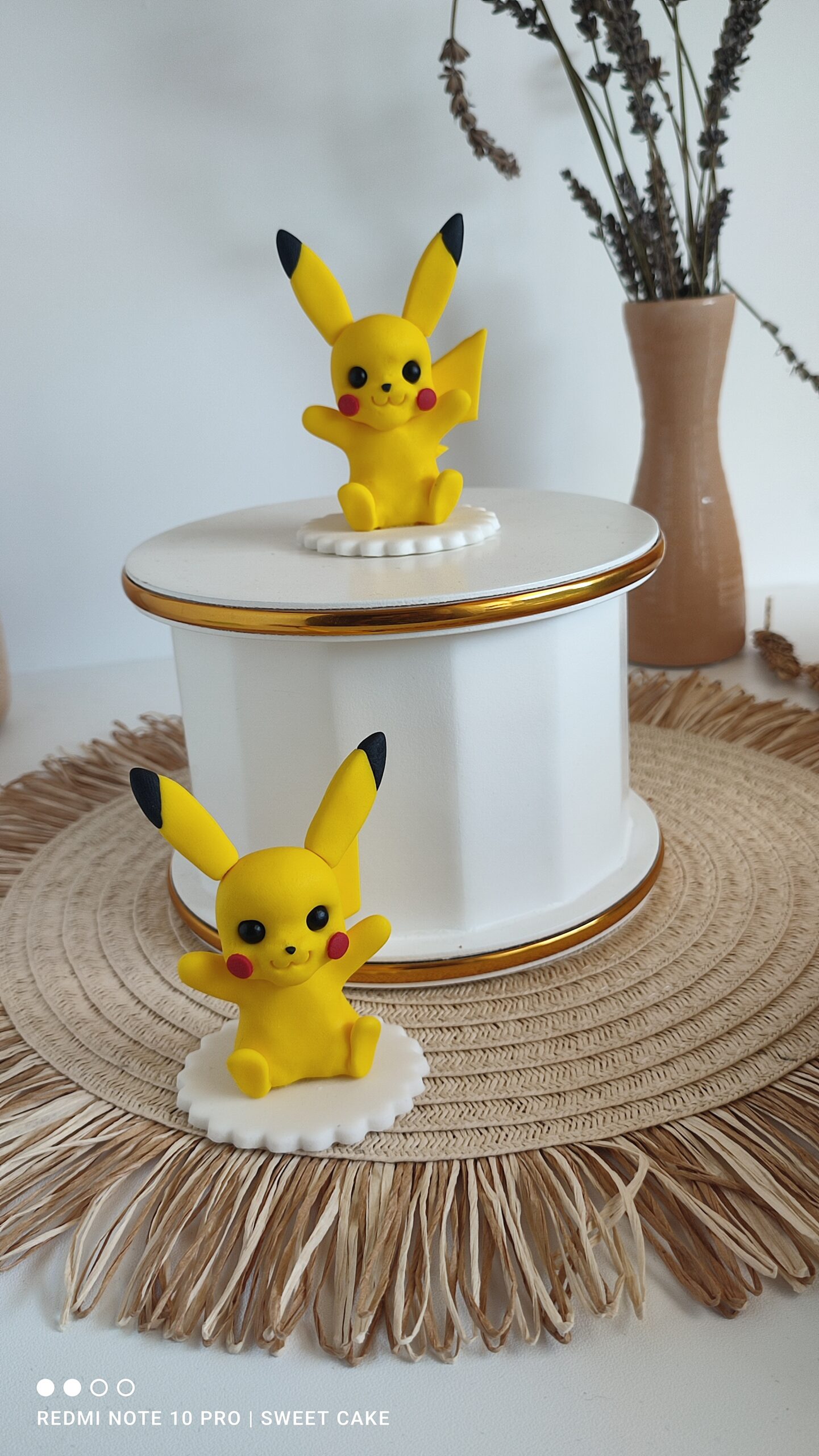 Figurka cukrowa na Tort 3D PIKACHU 1szt